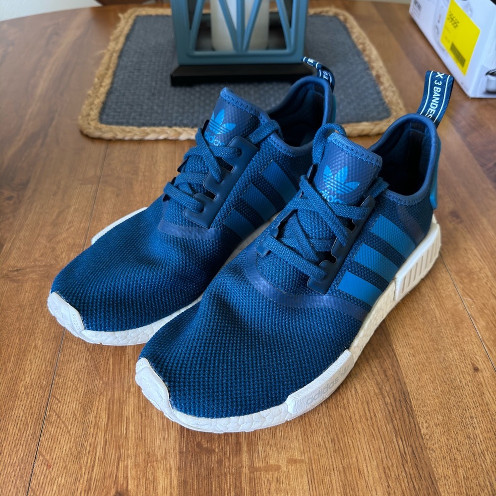 Men’s Adidas NMD R1’s